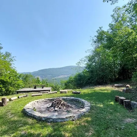 Koca Sredi Gozda * Kanal