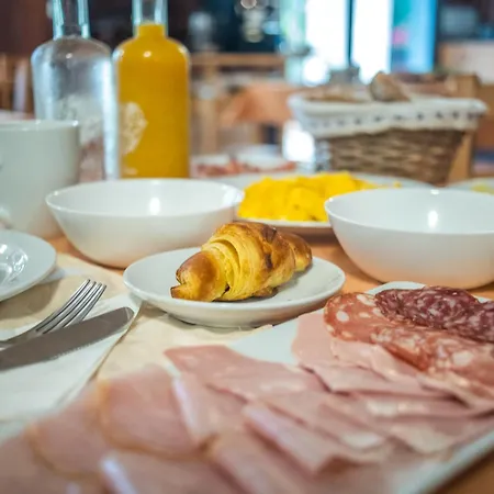 Koca Sredi Gozda 招待所 Kanal