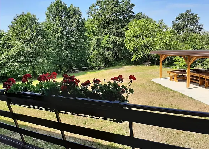 Penzion Koca Sredi Gozda Kanal