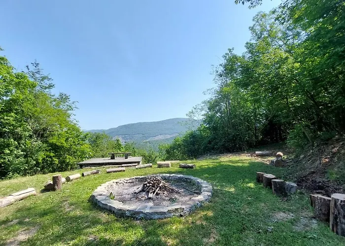 Koca Sredi Gozda * Kanal