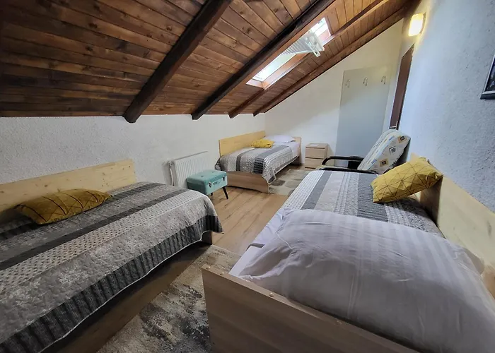 Hiša za goste Koca Sredi Gozda *