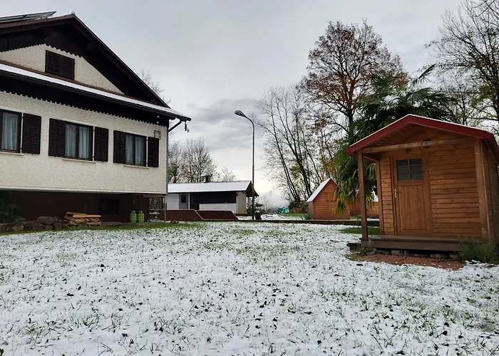 Koca Sredi Gozda Hiša za goste *