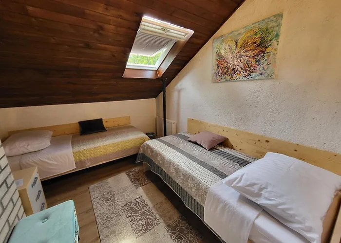 Hiša za goste Koca Sredi Gozda